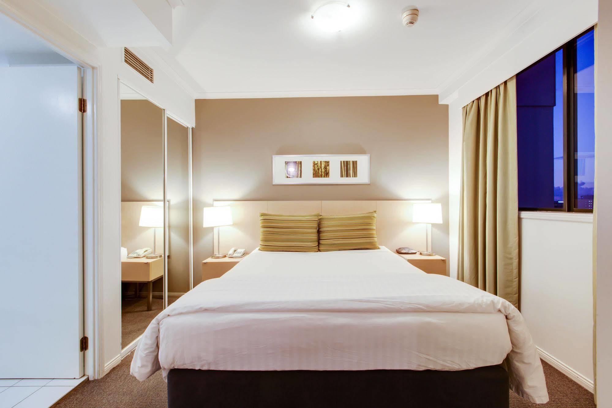 Adina Apartment Hotel Brisbane Extérieur photo